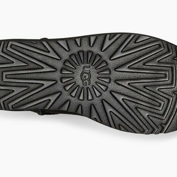 Ugg Women's Size US 8 Classic Mini II Ankle Boot Black Sheepskin Suede New - Picture 13 of 13